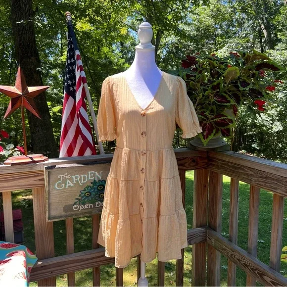 MINE CITY STARLIGHT SHIFT DRESS IN PRIMROSE YELLOW, Medium, excellent condition - Picture 11 of 13